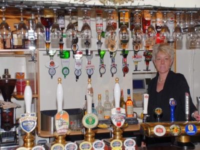 The Falcon Inn - Denham - The bar